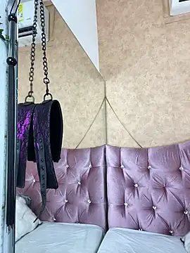 Missy 22  online show from April 7, 2026, 1:46 pm