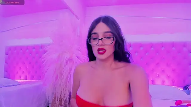 Snapshot of Violett_hott_ chatting on January 8, 2026, 12:55 pm Violett hott online show from January 8, 2026, 12:55 pm