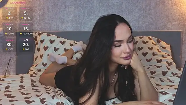 LushMirai online show from April 18, 2026, 2:19 pm