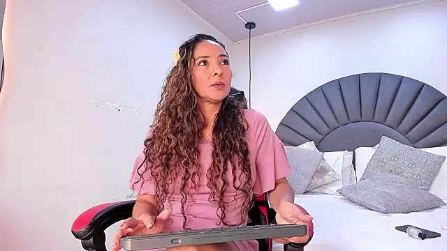 BiancaFords online show from March 5, 2026, 1:51 pm