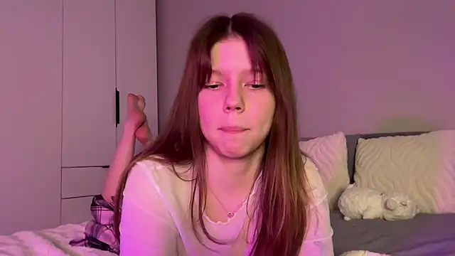 karalinhks online show from March 6, 2026, 6:14 pm