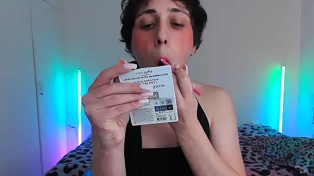 HoneyValentine online show from March 20, 2026, 8:32 pm