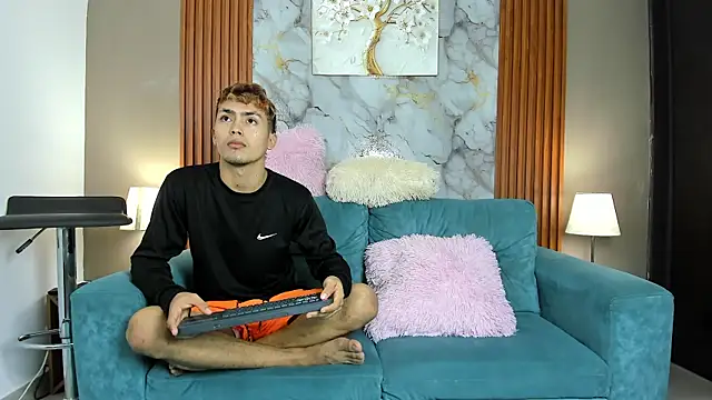 AVENGER BOYS2026 online show from February 25, 2026, 7:36 pm