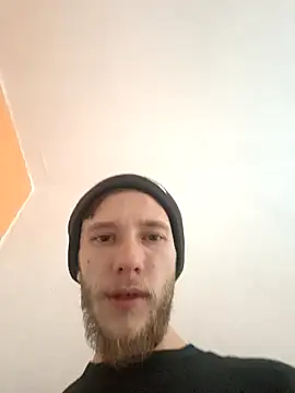 Snapshot of Andreas2335 chatting on January 7, 2026, 9:58 am Andreas2335 online show from January 7, 2026, 9:58 am