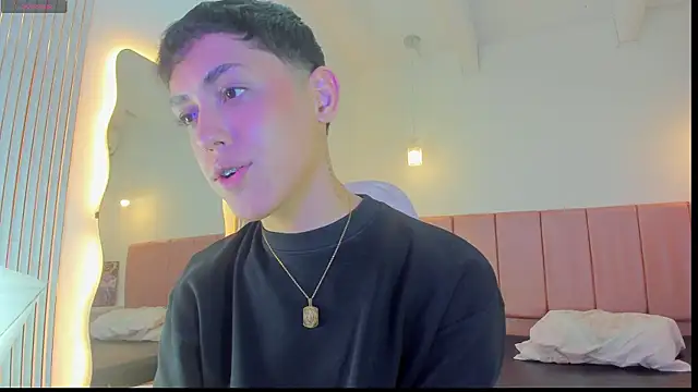 Iamcami  online show from February 4, 2026, 7:09 pm