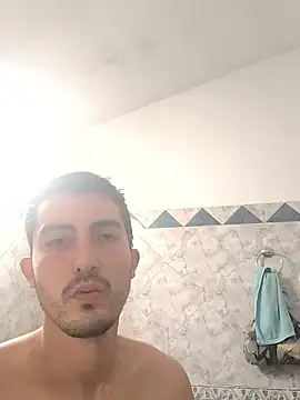 Snapshot of Ezequielggt chatting on January 6, 2026, 11:31 pm Ezequielggt online show from January 6, 2026, 11:31 pm
