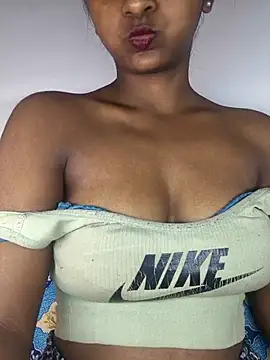 Royal-girl78 online show from January 6, 2026, 4:11 pm