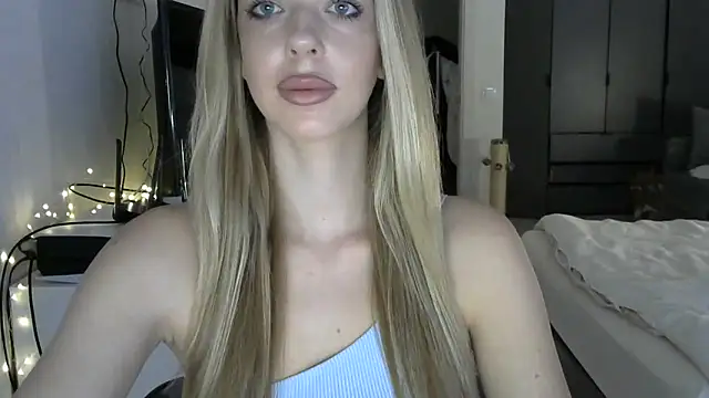 Snapshot of LizaSweetyq chatting on February 13, 2026, 8:58 am LizaSweetyq online show from February 13, 2026, 8:58 am