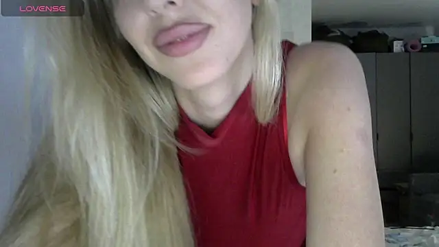 Snapshot of LizaSweetyq chatting on April 28, 2026, 12:09 pm LizaSweetyq online show from April 28, 2026, 12:09 pm