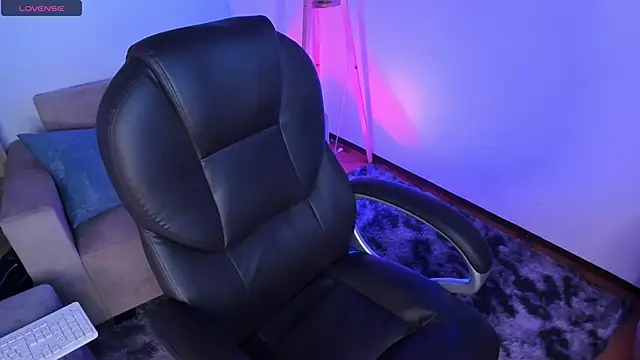 Curly Gold online show from January 7, 2026, 3:50 pm