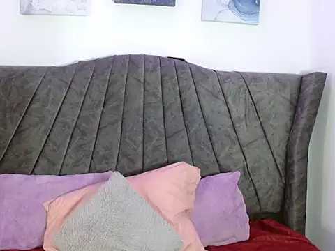 Angel adrien online show from February 5, 2026, 1:18 pm