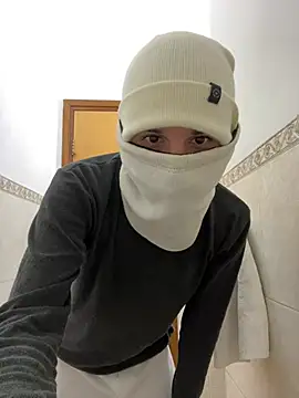 petiteyanel online show from January 10, 2026, 7:09 pm