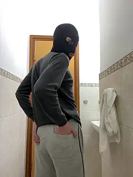 petiteyanel online show from February 16, 2026, 11:13 pm