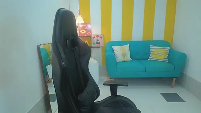 esmeralda cuisman online show from January 17, 2026, 11:25 am