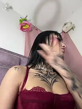 dulce-katt online show from March 18, 2026, 3:20 am