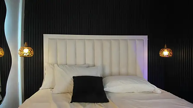 PandoraMiller online show from April 17, 2026, 5:16 pm