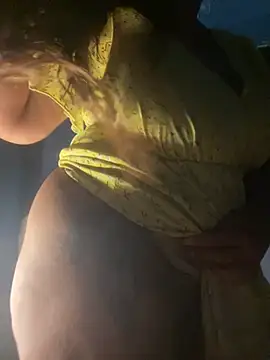 Snapshot of Annalua73 chatting on January 10, 2026, 9:54 pm Annalua73 online show from January 10, 2026, 9:54 pm