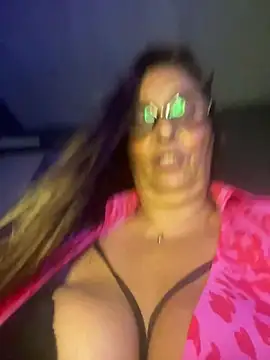 Snapshot of Annalua73 chatting on January 11, 2026, 11:44 pm Annalua73 online show from January 11, 2026, 11:44 pm