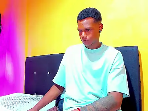 aunstin mohamme online show from January 7, 2026, 8:03 pm