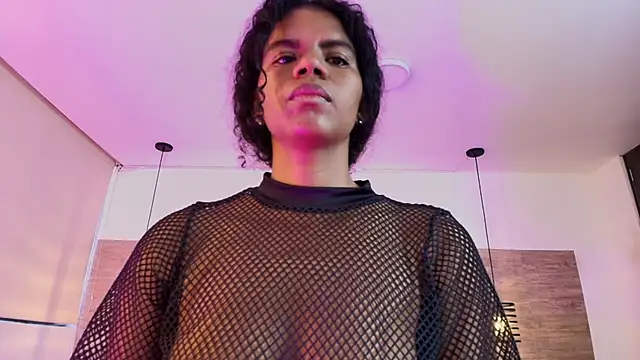 Ellie-Alves online show from July 28, 2026, 1:54 pm