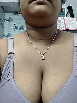 pinkisaha75 online show from April 11, 2026, 12:18 am