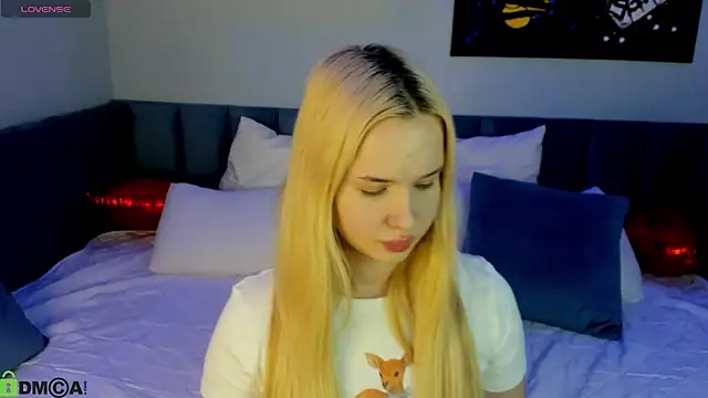 NicoletaCooper online show from February 22, 2026, 2:36 am