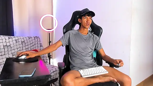 neitan miller  online show from April 22, 2026, 12:12 pm