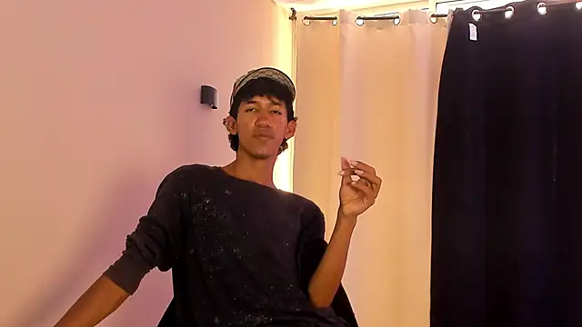 Snapshot of neitan_miller_ chatting on April 29, 2026, 5:30 pm neitan miller online show from April 29, 2026, 5:30 pm