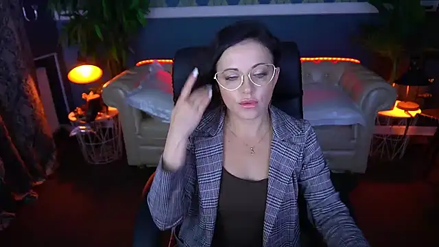Snapshot of Dafni_Monn chatting on May 27, 2026, 5:37 am Dafni Monn online show from May 27, 2026, 5:37 am