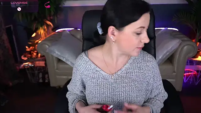 Snapshot of Dafni_Monn chatting on April 27, 2026, 5:38 am Dafni Monn online show from April 27, 2026, 5:38 am