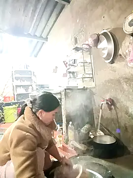 yu--yo online show from February 11, 2026, 12:05 pm