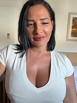 Maya-www online show from April 19, 2026, 3:02 pm