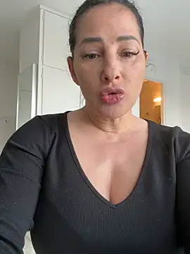 Maya-www online show from March 1, 2026, 3:56 pm