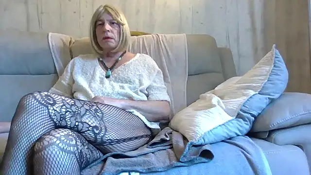 Helinetrav online show from March 20, 2026, 7:31 am