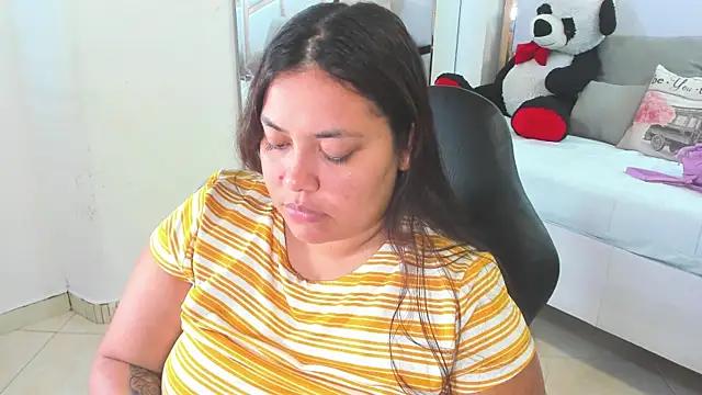 Snapshot of tatikanyx chatting on May 8, 2026, 12:09 pm tatikanyx online show from May 8, 2026, 12:09 pm