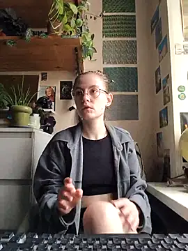 Snapshot of Shy_Bamby chatting on July 9, 2026, 10:37 am Shy Bamby online show from July 9, 2026, 10:37 am