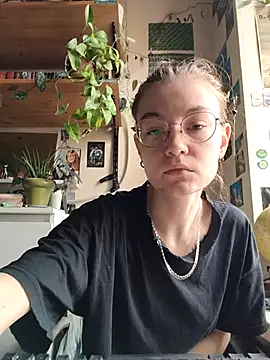 Snapshot of Shy_Bamby chatting on June 26, 2026, 7:47 am Shy Bamby online show from June 26, 2026, 7:47 am