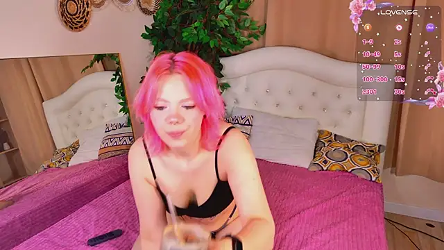 Waifu Ketrin online show from May 12, 2026, 10:43 am