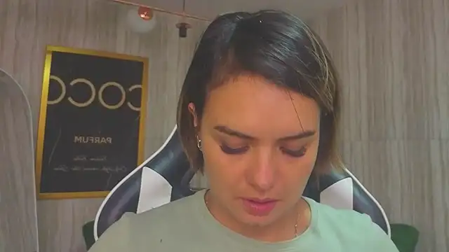 Snapshot of zarcasutra_t chatting on February 3, 2026, 12:43 pm zarcasutra t online show from February 3, 2026, 12:43 pm