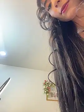 Snapshot of IvonneOwen chatting on May 28, 2026, 3:25 am IvonneOwen online show from May 28, 2026, 3:25 am