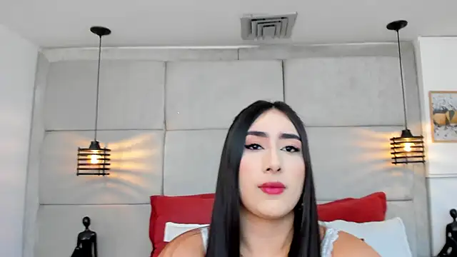 IvonneOwen online show from January 11, 2026, 8:05 pm