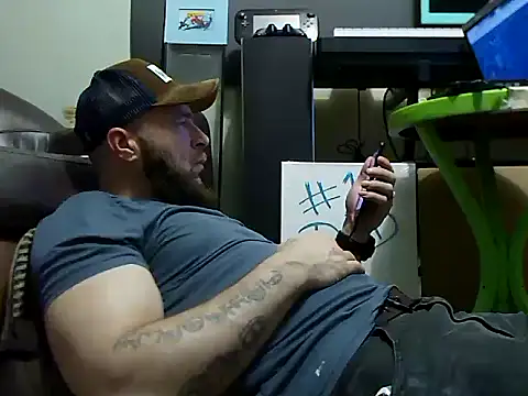 Snapshot of Numba1dad_ chatting on February 8, 2026, 4:43 am Numba1dad online show from February 8, 2026, 4:43 am