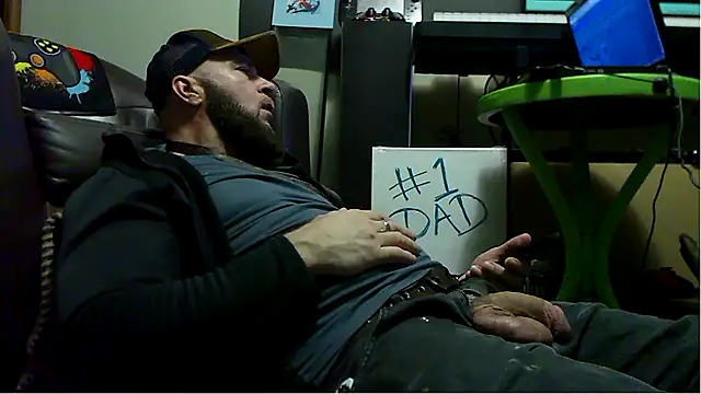 Snapshot of Numba1dad_ chatting on February 26, 2026, 4:12 am Numba1dad online show from February 26, 2026, 4:12 am
