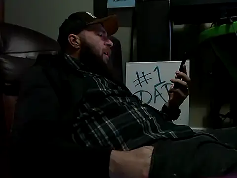 Snapshot of Numba1dad_ chatting on February 3, 2026, 6:11 am Numba1dad online show from February 3, 2026, 6:11 am