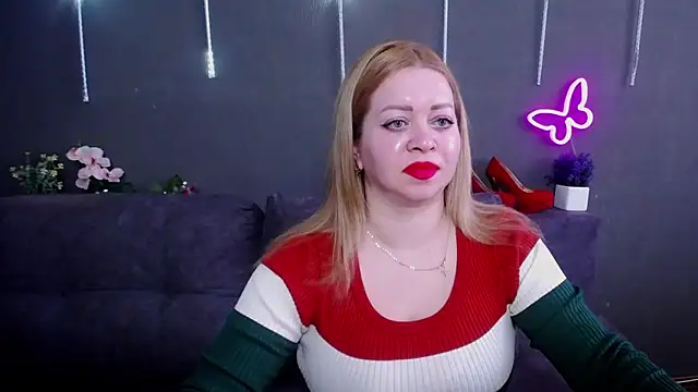 Snapshot of OliviaVerr chatting on May 2, 2026, 12:21 pm OliviaVerr online show from May 2, 2026, 12:21 pm