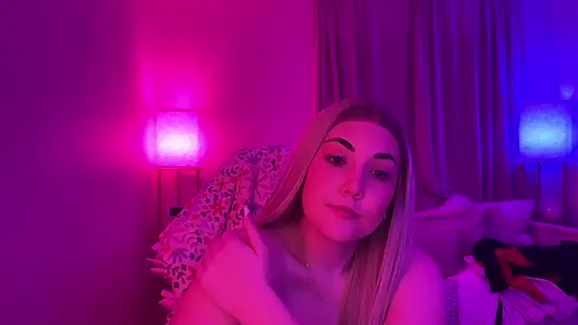 BellaMarieXO online show from March 26, 2026, 2:21 am