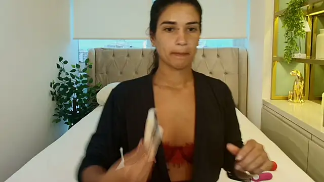 Snapshot of Maxine_Spencer chatting on February 5, 2026, 7:53 pm Maxine Spencer online show from February 5, 2026, 7:53 pm