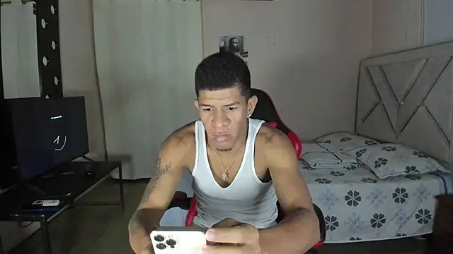 Snapshot of antonio_aguilarx chatting on August 4, 2026, 11:42 pm antonio aguilarx online show from August 4, 2026, 11:42 pm