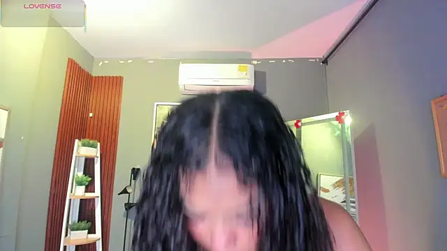 ailann  online show from April 1, 2026, 7:44 pm