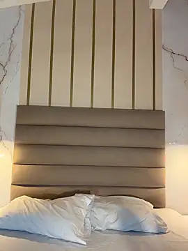 EmmaJhoons online show from March 25, 2026, 10:14 am